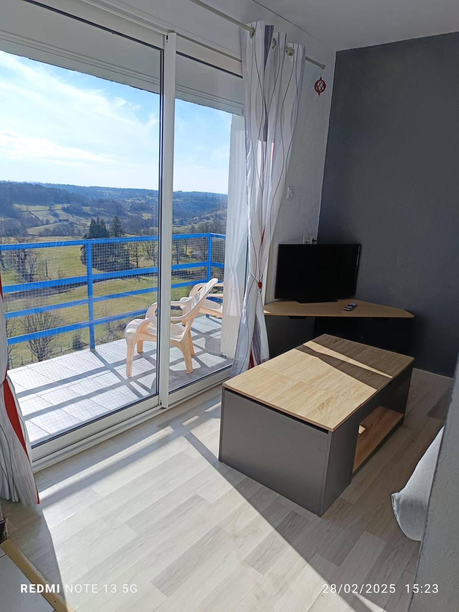 Апартаменти Bellevue Ла-Тур-д'Овернь Екстер'єр фото